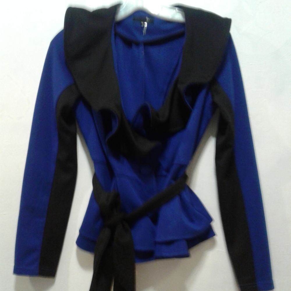 Ryu jacket with a belt around the waist